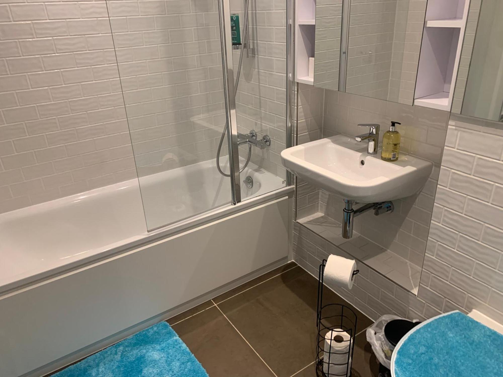2 Bedroom 2 Bath 1 Ensuite In Roya Asenal Beautiful Views & Parking London Exterior foto